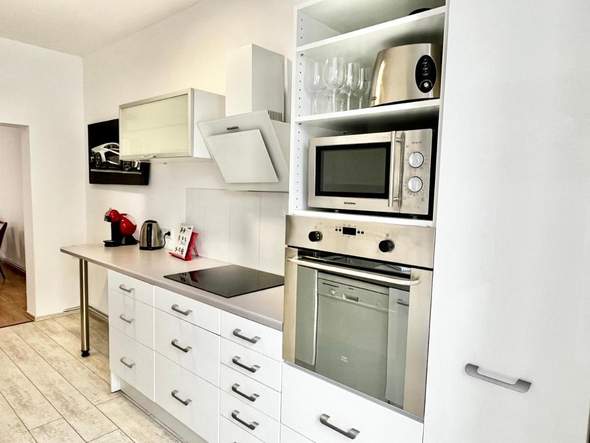 Appartement Design - Parking - Kingsize-bett - 2x Bad - Zentrum *